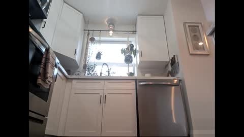 Hmmmhmmmm online show from 03/21/26, 06:22