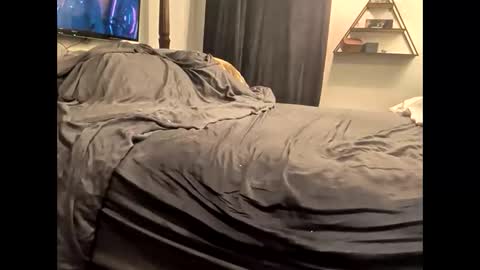 Hmmmhmmmm online show from 04/17/26, 02:36