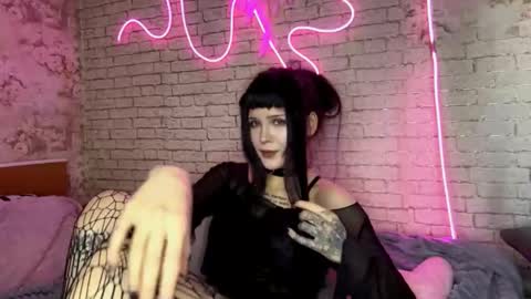 Snapshot of ernestinezalesky chatting on 02/15/26, 08:13 Nina online show from 02/15/26, 08:13