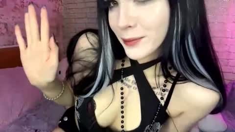 Snapshot of ernestinezalesky chatting on 02/19/26, 11:06 Nina online show from 02/19/26, 11:06