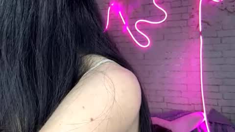 Snapshot of ernestinezalesky chatting on 02/21/26, 11:00 Nina online show from 02/21/26, 11:00