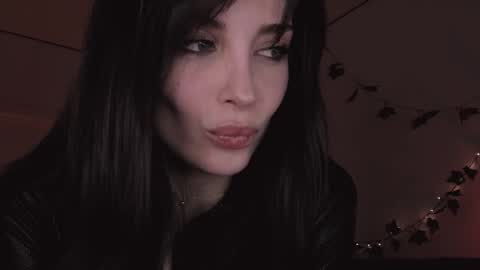 Snapshot of erohaze chatting on 11/30/25, 03:16 erohaze online show from 11/30/25, 03:16