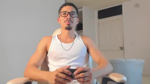 eros_becker_ online show from 05/11/26, 12:27