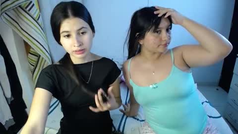 Snapshot of erosgirls_ chatting on 11/15/25, 02:53 erosgirls_ online show from 11/15/25, 02:53