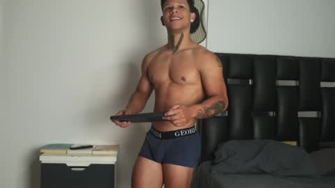 Snapshot of erosscott chatting on 12/11/24, 10:06 Eros online show from 12/11/24, 10:06