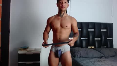 Snapshot of erosscott chatting on 10/16/25, 03:35 Eros online show from 10/16/25, 03:35