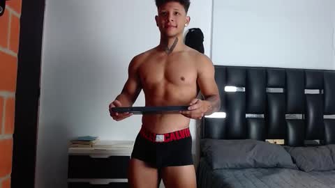 Snapshot of erosscott chatting on 10/20/25, 03:45 Eros online show from 10/20/25, 03:45