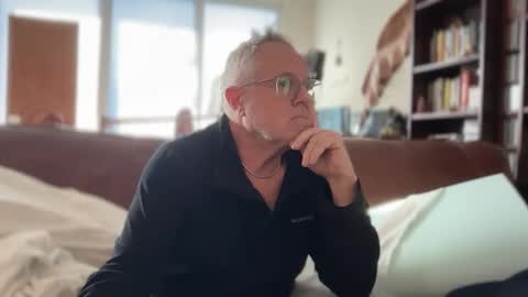 eros online show from 01/03/25, 07:39