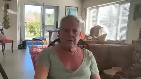 eros online show from 10/10/25, 07:13