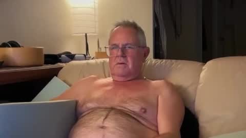 eros online show from 10/31/25, 09:27