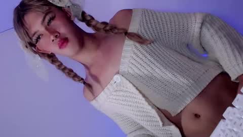 Snapshot of erotic_empress18 chatting on 05/22/26, 11:05 erotic_empress18 online show from 05/22/26, 11:05