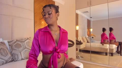 Snapshot of eroticalana_ chatting on 05/20/26, 12:50 Alana online show from 05/20/26, 12:50