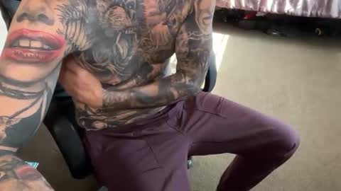 Snapshot of eroticcloseups chatting on 12/17/25, 07:53 Erotic CloseUps online show from 12/17/25, 07:53