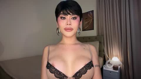 monica online show from 08/04/26, 06:54