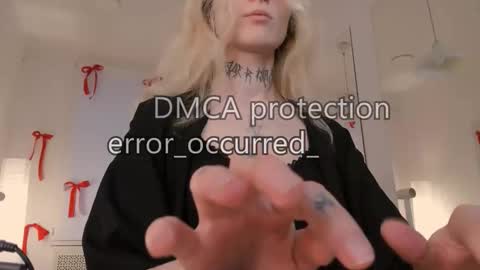 Snapshot of error_occurred_ chatting on 12/17/25, 12:11 Error online show from 12/17/25, 12:11