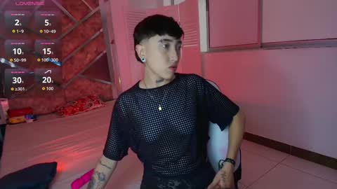 Snapshot of eryx_eriscor chatting on 10/20/25, 02:17 Eryx online show from 10/20/25, 02:17