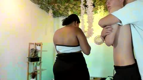 escarlet_hot06 online show from 02/25/26, 01:48