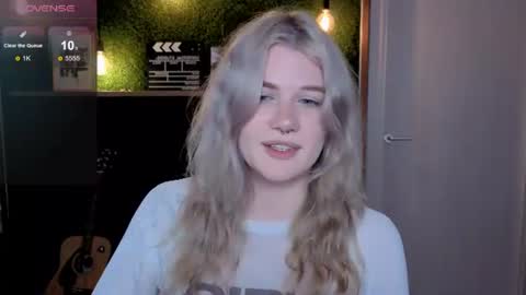 EshleGreen online show from 06/17/26, 07:44