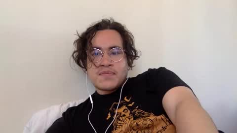 esiiiiiiiiis online show from 06/02/26, 10:45