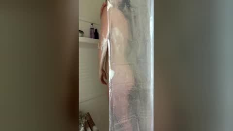 esimaralda online show from 04/18/26, 02:21