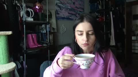 esimaralda online show from 05/04/26, 02:57