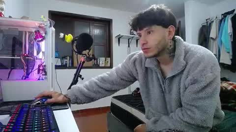 Esteban online show from 01/04/25, 04:12