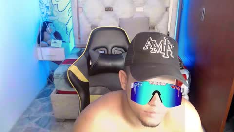 eskayler_ online show from 09/26/25, 08:24