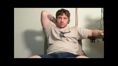 Snapshot of eskol212 chatting on 12/15/25, 12:26 eskol212 online show from 12/15/25, 12:26