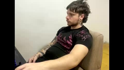 Snapshot of eskol212 chatting on 02/06/26, 06:29 eskol212 online show from 02/06/26, 06:29