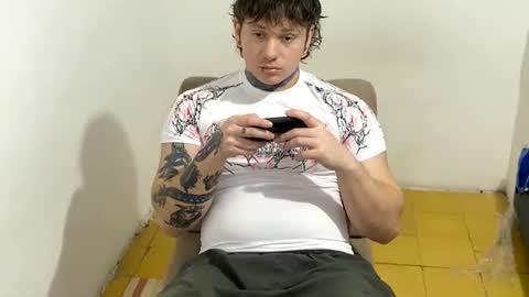 Snapshot of eskol212 chatting on 02/20/26, 01:57 eskol212 online show from 02/20/26, 01:57