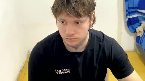 Snapshot of eskol212 chatting on 02/25/26, 06:06 eskol212 online show from 02/25/26, 06:06