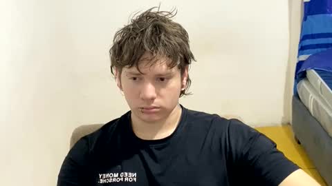 Snapshot of eskol212 chatting on 03/02/26, 12:12 eskol212 online show from 03/02/26, 12:12