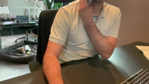 Snapshot of eskp chatting on 09/11/25, 08:58 eskp online show from 09/11/25, 08:58