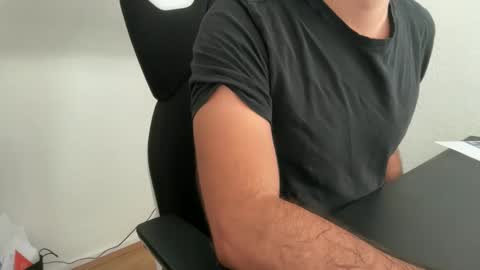 Snapshot of eskp chatting on 10/03/25, 10:23 eskp online show from 10/03/25, 10:23