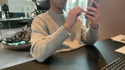 Snapshot of eskp chatting on 11/21/25, 09:19 eskp online show from 11/21/25, 09:19