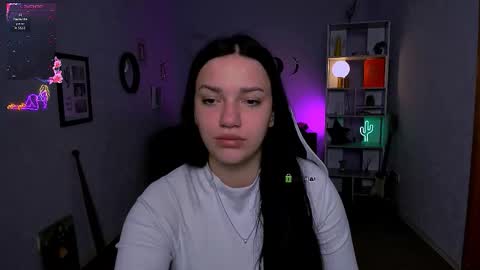 esma_shine online show from 09/18/25, 08:05