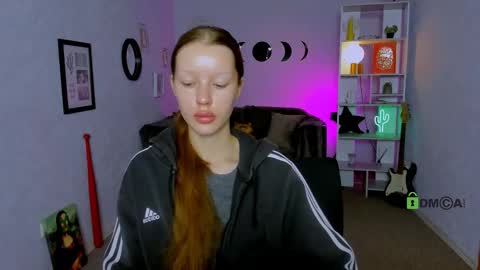 Snapshot of esma_shine chatting on 10/01/25, 05:57 esma_shine online show from 10/01/25, 05:57