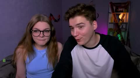 Snapshot of esma_shine chatting on 10/24/25, 07:10 esma_shine online show from 10/24/25, 07:10