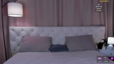 esme_fox online show from 05/19/26, 05:41