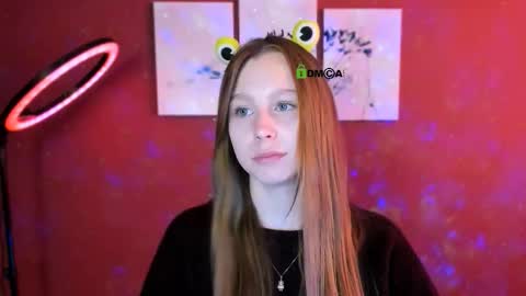 Snapshot of esme_moore_ chatting on 10/08/25, 08:45 esme_moore_ online show from 10/08/25, 08:45