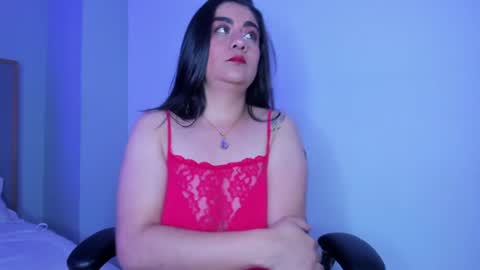 esmeralda_rose__ online show from 06/17/26, 05:32