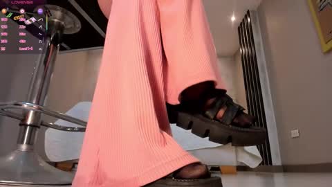 Snapshot of esmeraldagracex chatting on 11/28/25, 04:15 Esmeralda Grace online show from 11/28/25, 04:15