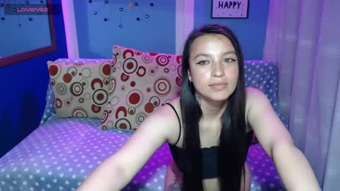Snapshot of esmerraldaa_mia chatting on 02/08/25, 10:29 Esmeralda online show from 02/08/25, 10:29