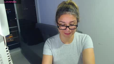 Snapshot of esperanza86_ chatting on 12/10/24, 03:30 Juliana online show from 12/10/24, 03:30