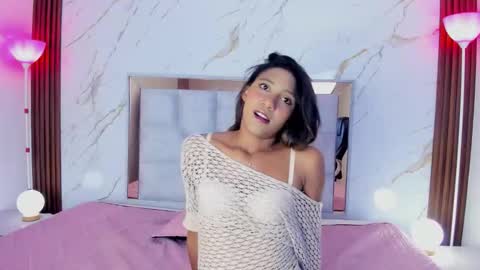 Snapshot of esperanzamora chatting on 03/25/26, 12:11 esperanzamora online show from 03/25/26, 12:11