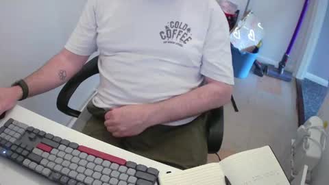 Snapshot of essex_wild chatting on 05/28/26, 11:29 Morph online show from 05/28/26, 11:29
