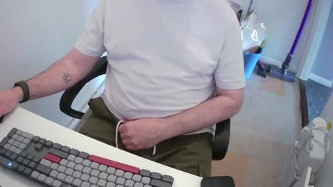 Snapshot of essex_wild chatting on 05/29/26, 10:13 Morph online show from 05/29/26, 10:13