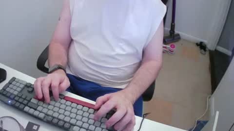 Snapshot of essex_wild chatting on 07/08/26, 08:02 Morph online show from 07/08/26, 08:02