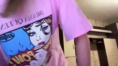 Kate online show from 12/17/25, 02:12