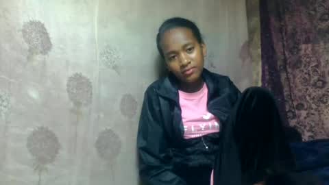 Snapshot of estancelee chatting on 06/21/26, 01:13 estancelee online show from 06/21/26, 01:13